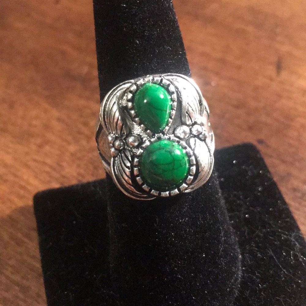 Green dyed Howlite ring